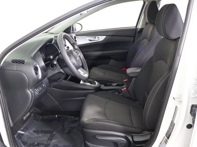 2023 Kia Forte LXS IVT - 23085774 - 28
