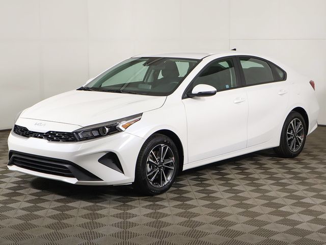 2023 Kia Forte LXS IVT - 23085774 - 6