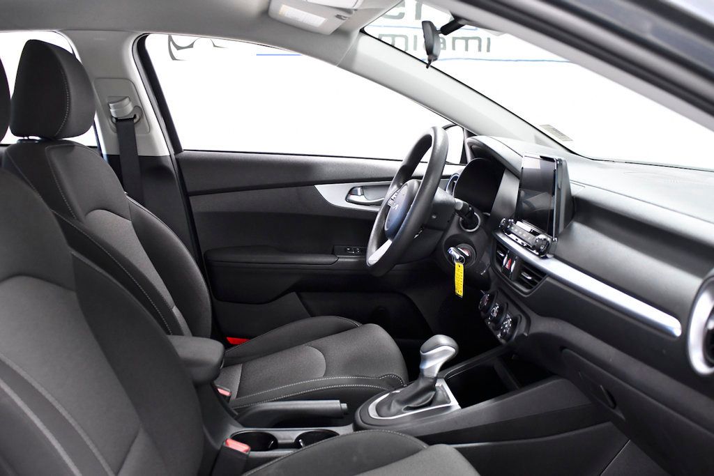 2023 Kia Forte LXS IVT - 22582451 - 15