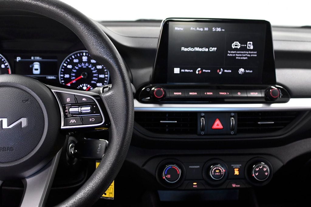 2023 Kia Forte LXS IVT - 22582451 - 23