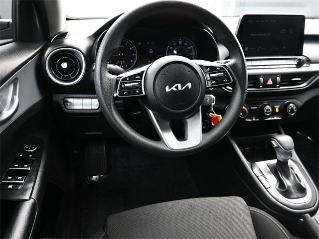 2023 Kia Forte LXS IVT - 22968095 - 18