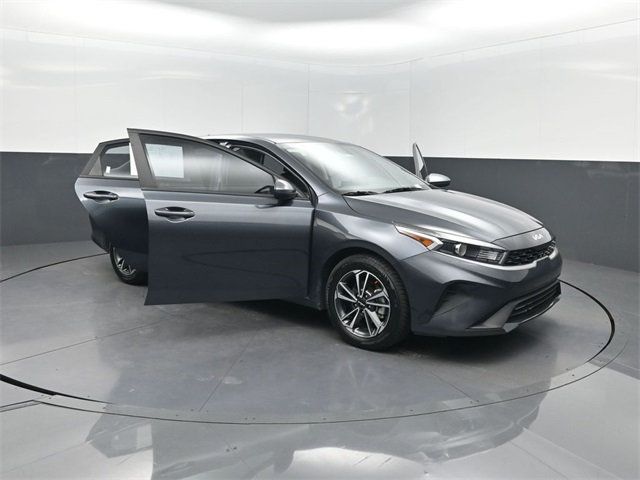 2023 Kia Forte LXS IVT - 22968095 - 38