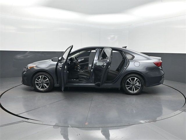 2023 Kia Forte LXS IVT - 22968095 - 39