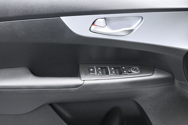 2023 Kia Forte LXS IVT - 23020556 - 11