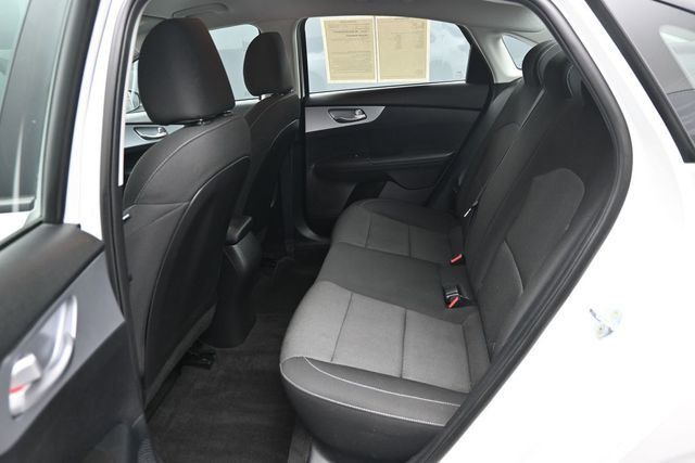 2023 Kia Forte LXS IVT - 23020556 - 12