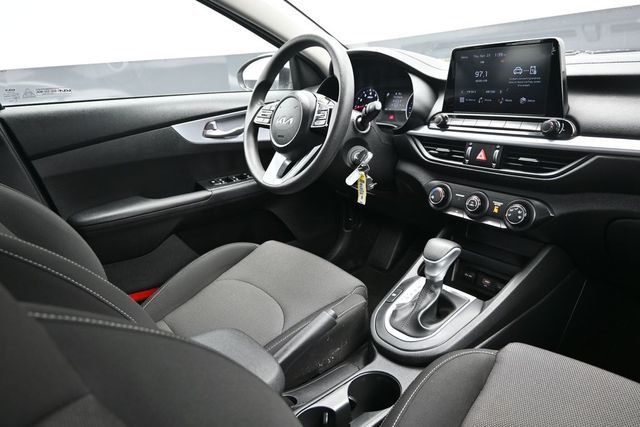 2023 Kia Forte LXS IVT - 23020556 - 16