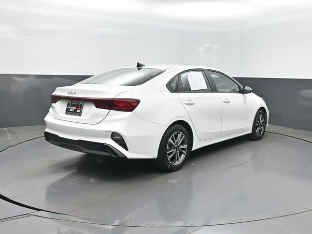 2023 Kia Forte LXS IVT - 23020556 - 28