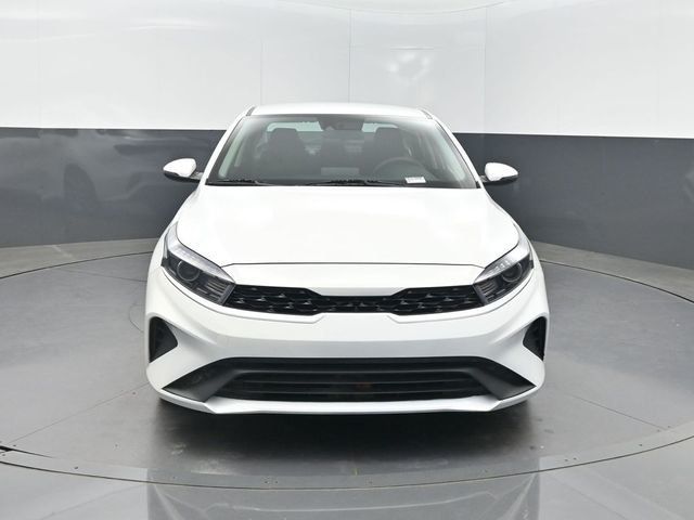 2023 Kia Forte LXS IVT - 23020556 - 31