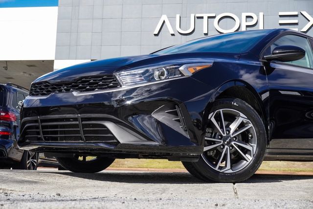 2023 Kia Forte LXS IVT - 22931838 - 1