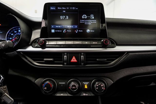 2023 Kia Forte LXS IVT - 22931838 - 22