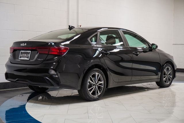 2023 Kia Forte LXS IVT - 22931838 - 29