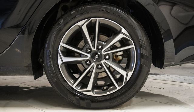 2023 Kia Forte LXS IVT - 22931838 - 35