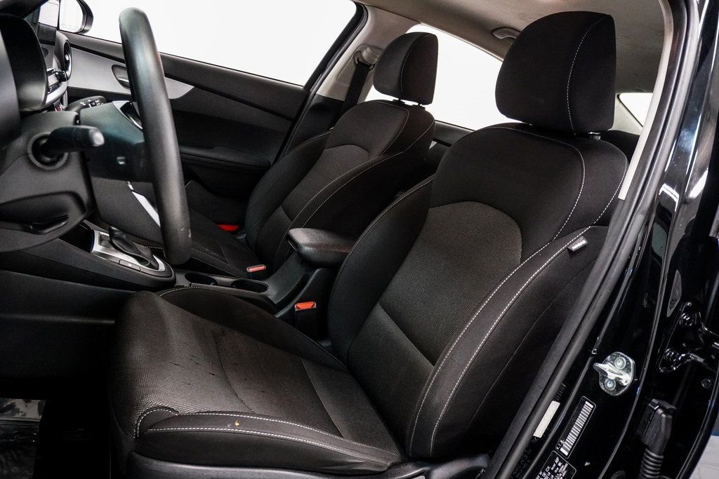 2023 Kia Forte LXS photo 4
