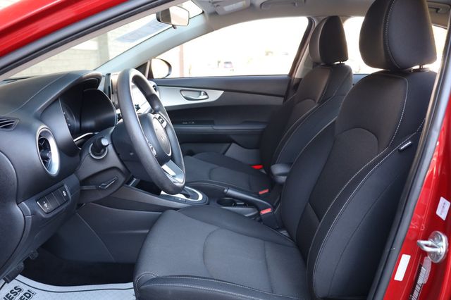 2023 Kia Forte LXS IVT - 22972609 - 13