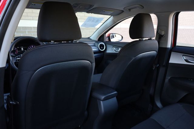 2023 Kia Forte LXS IVT - 22972609 - 16