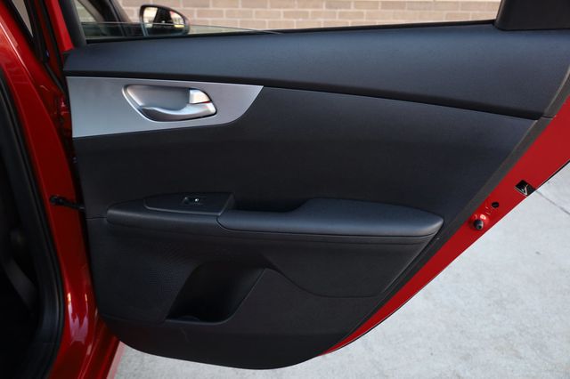 2023 Kia Forte LXS IVT - 22972609 - 19