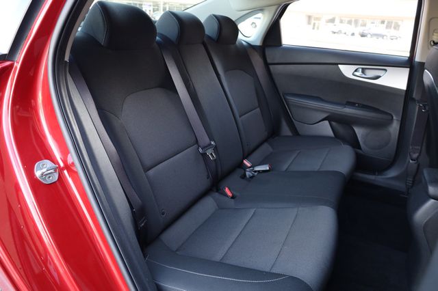 2023 Kia Forte LXS IVT - 22972609 - 22