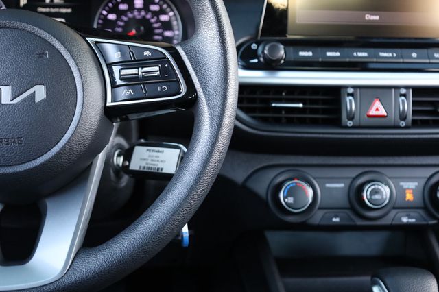 2023 Kia Forte LXS IVT - 22972609 - 30