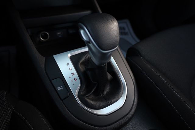 2023 Kia Forte LXS IVT - 22972609 - 39