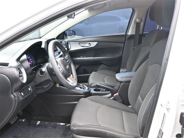 2023 Kia Forte LXS IVT - 22957971 - 9