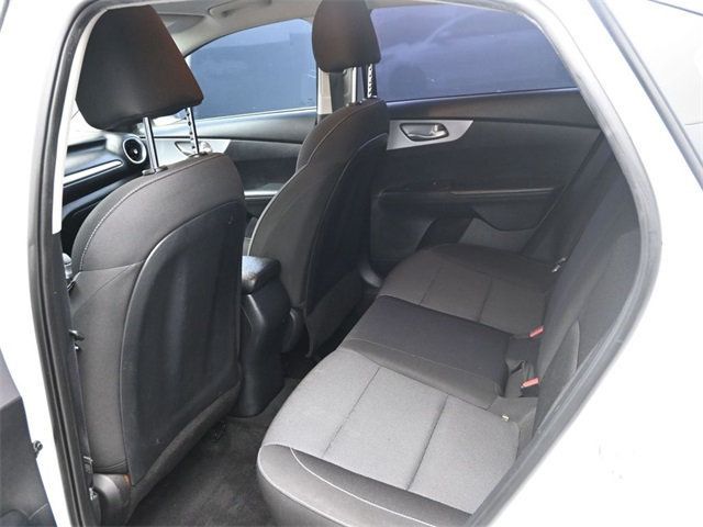 2023 Kia Forte LXS IVT - 22957971 - 11