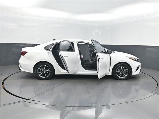 2023 Kia Forte LXS IVT - 22957971 - 36