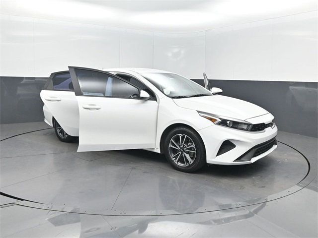 2023 Kia Forte LXS IVT - 22957971 - 37