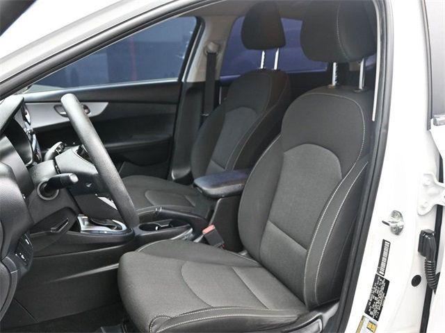 2023 Kia Forte LXS IVT - 22957971 - 8