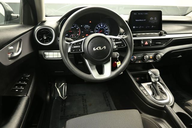 2023 Kia Forte LXS IVT - 23015238 - 15