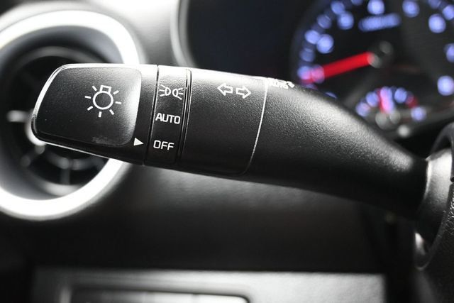 2023 Kia Forte LXS IVT - 23015238 - 22