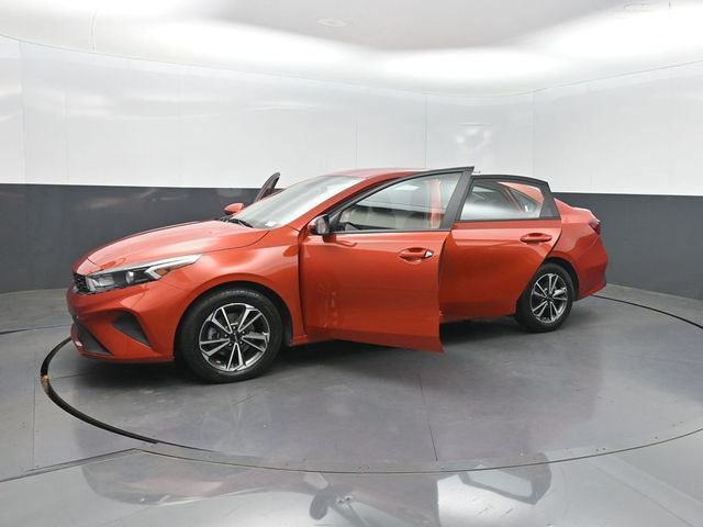 2023 Kia Forte LXS IVT - 23031249 - 32
