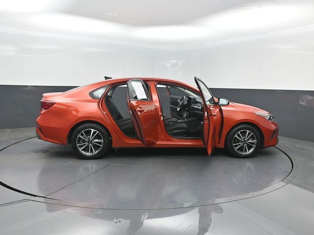 2023 Kia Forte LXS IVT - 23031249 - 33