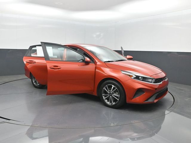 2023 Kia Forte LXS IVT - 23031249 - 34