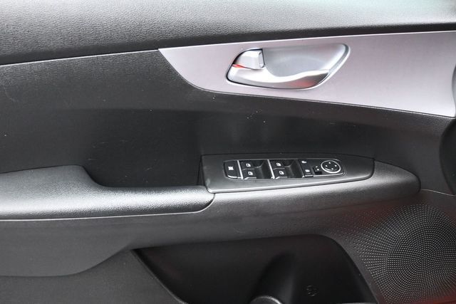 2023 Kia Forte LXS IVT - 23031249 - 5