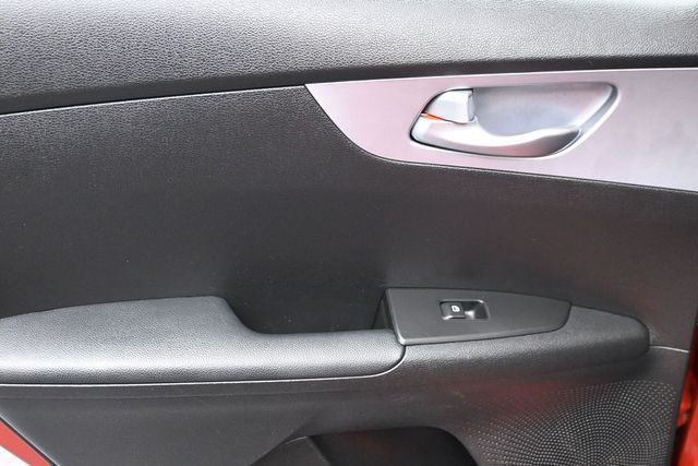 2023 Kia Forte LXS IVT - 23031249 - 7