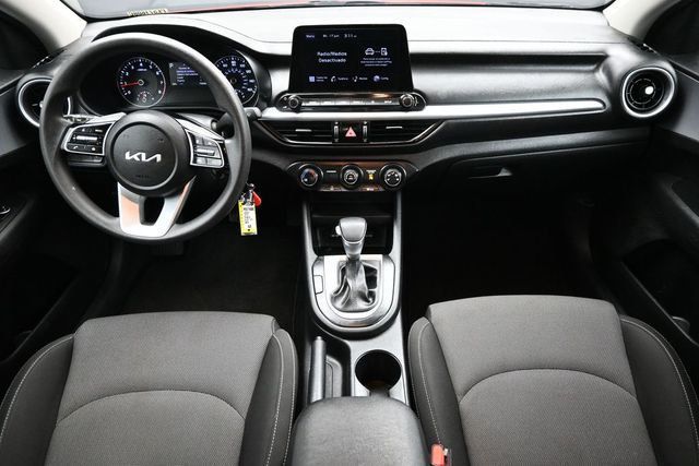 2023 Kia Forte LXS IVT - 23031249 - 8