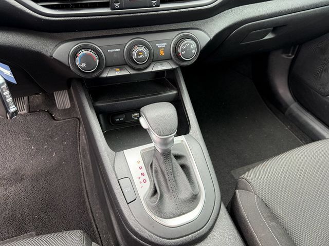 2023 Kia Forte LXS IVT - 23031628 - 13