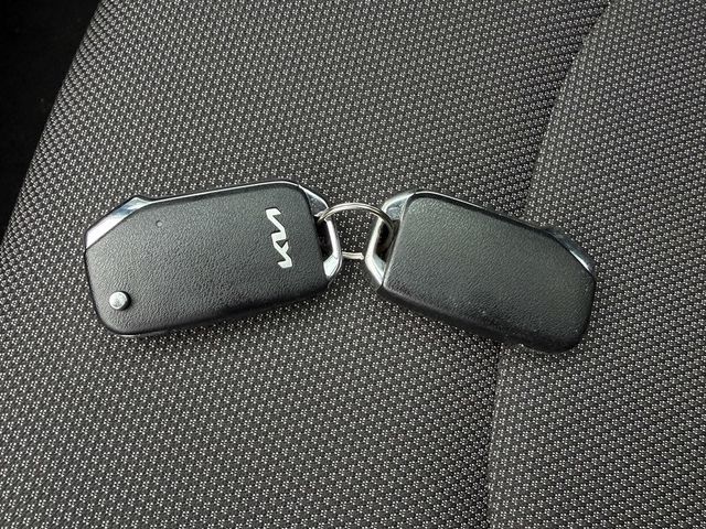2023 Kia Forte LXS IVT - 23031628 - 14