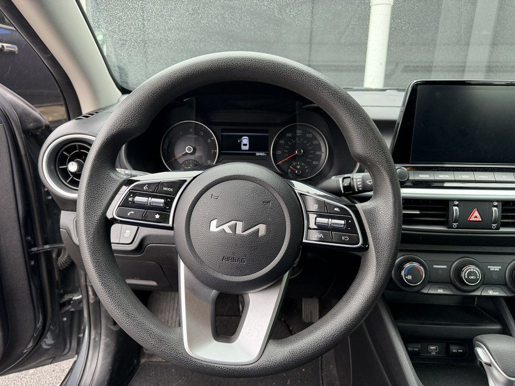 2023 Kia Forte LXS IVT - 23031628 - 15