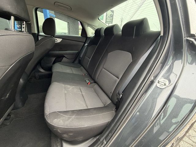 2023 Kia Forte LXS IVT - 23031628 - 16