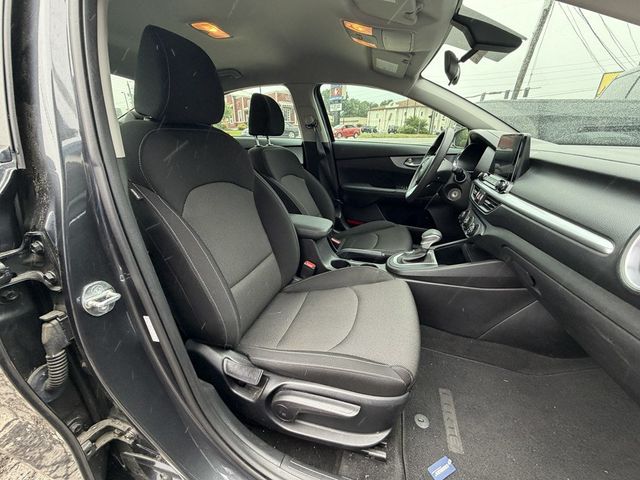 2023 Kia Forte LXS IVT - 23031628 - 18