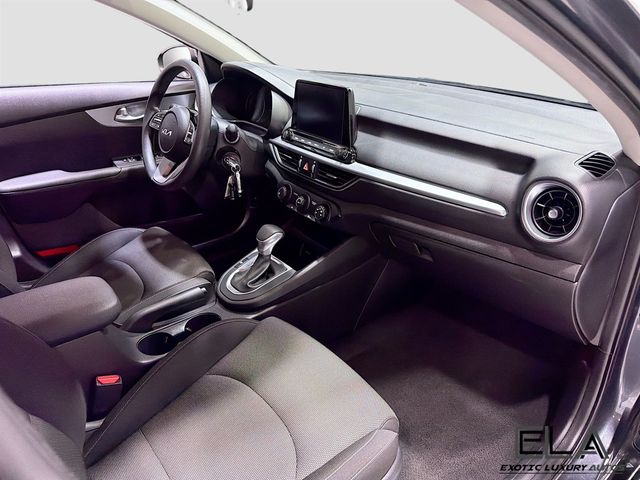 2023 Kia Forte LXS IVT - 23031628 - 23