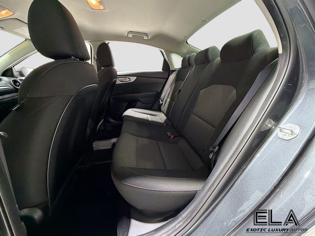 2023 Kia Forte LXS IVT - 23031628 - 24