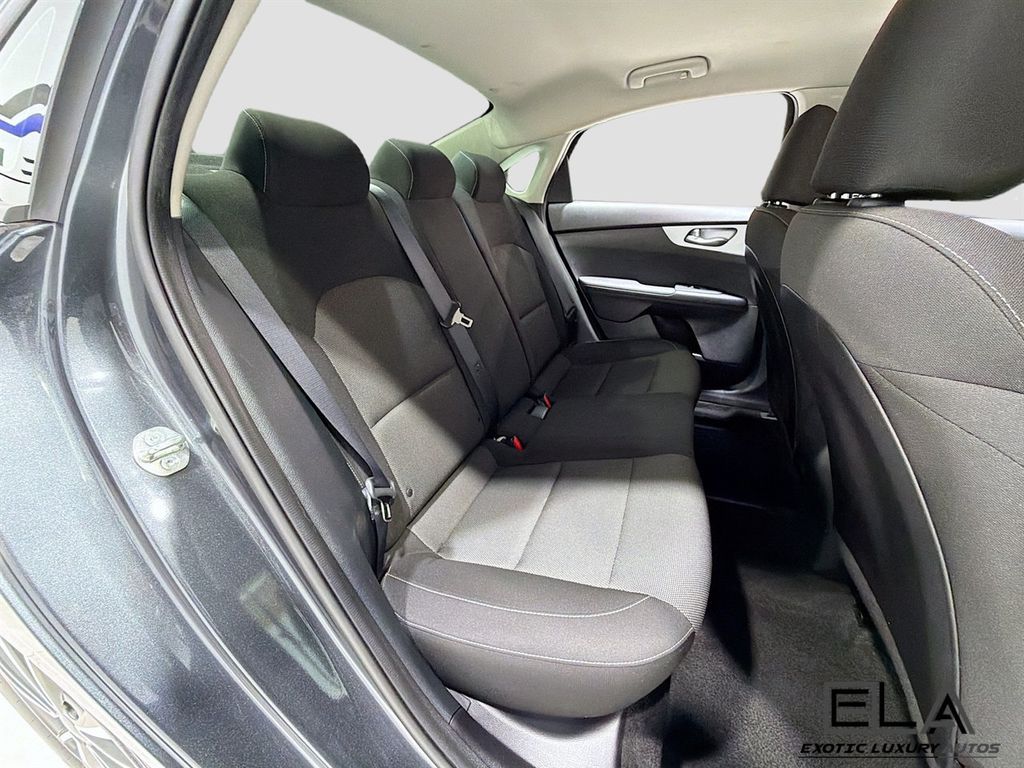 2023 Kia Forte LXS IVT - 23031628 - 26