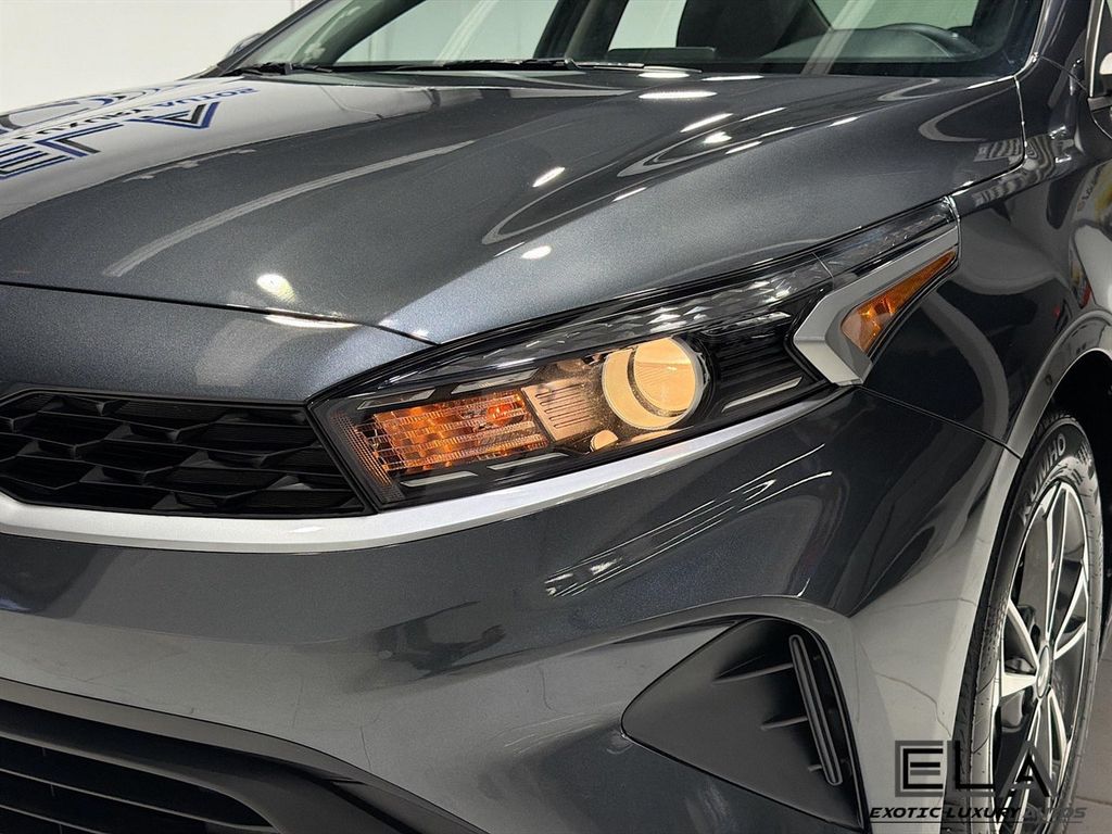 2023 Kia Forte LXS IVT - 23031628 - 34
