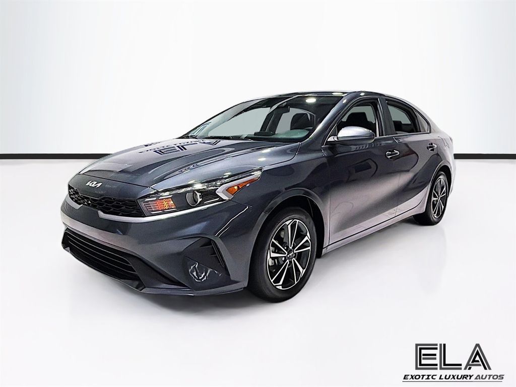 2023 Kia Forte LXS IVT - 23031628 - 37