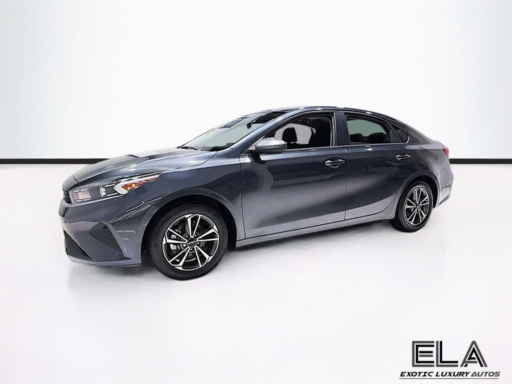 2023 Kia Forte LXS IVT - 23031628 - 38