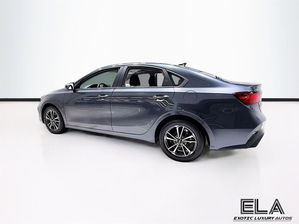 2023 Kia Forte LXS IVT - 23031628 - 39