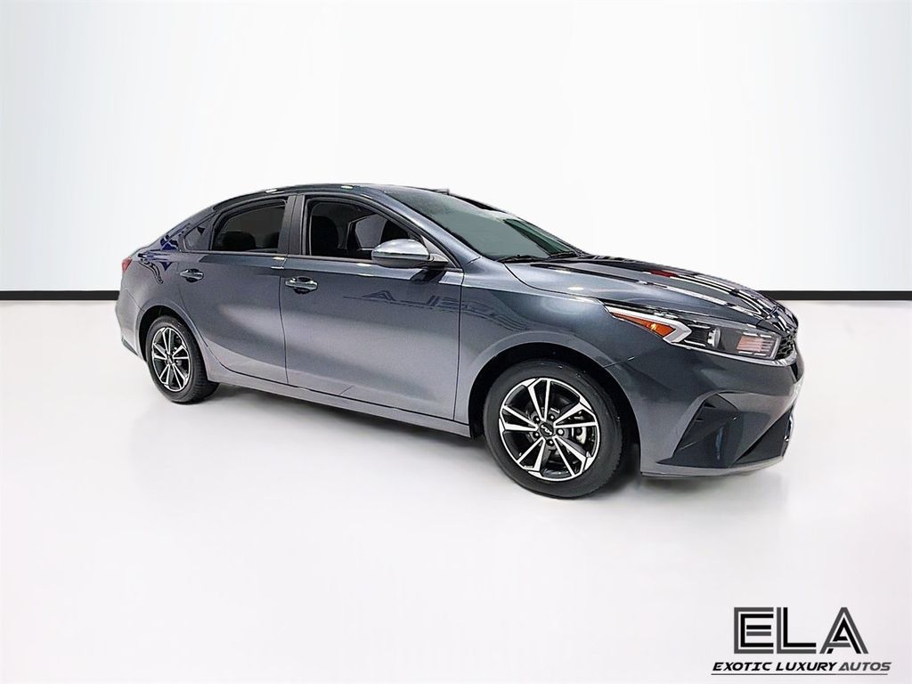 2023 Kia Forte LXS IVT - 23031628 - 45