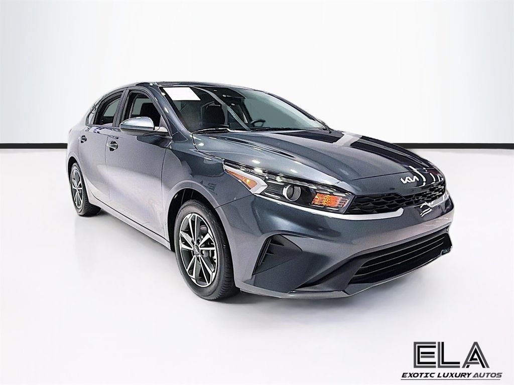 2023 Kia Forte LXS IVT - 23031628 - 46